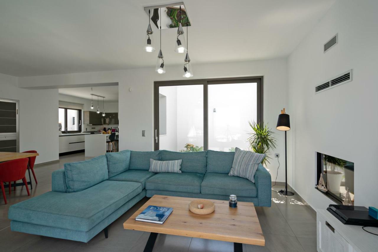 Eolia Iconic Villa, Walking Distance To The Beach, By Thinkvilla Pánormos Exteriér fotografie